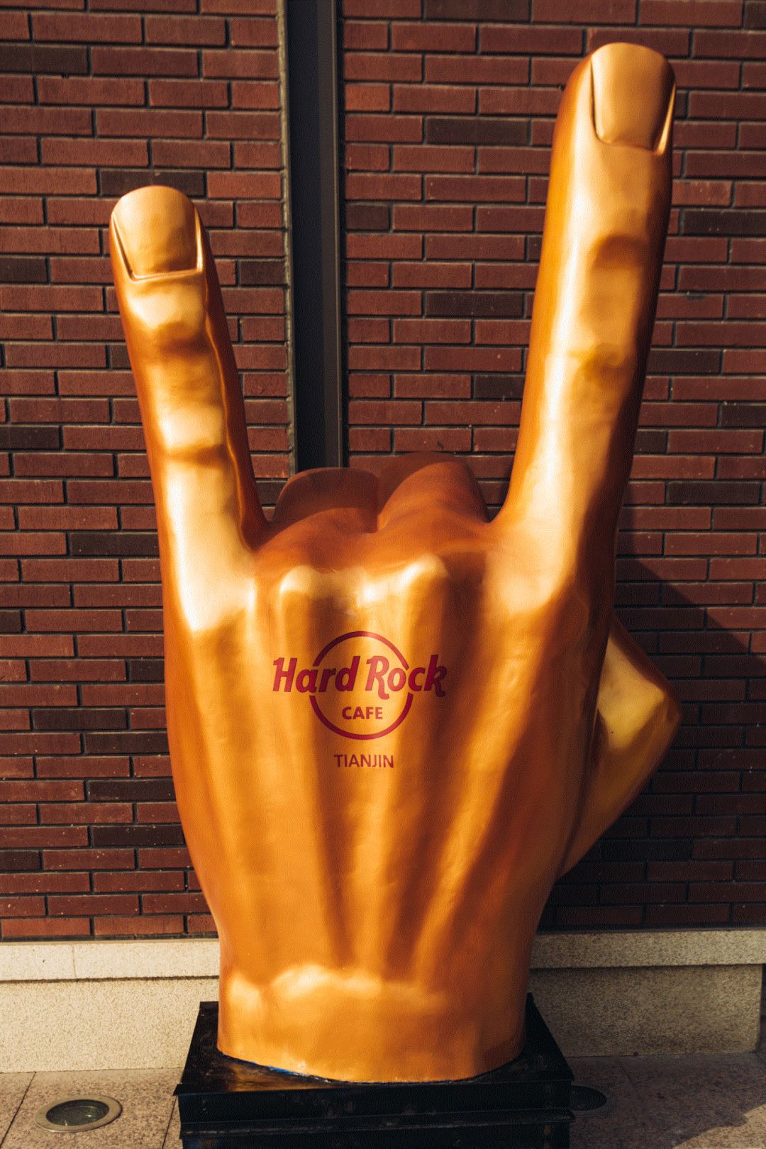 貓王,披頭士,蕾哈娜都愛的「hard rock cafe」終於來了!