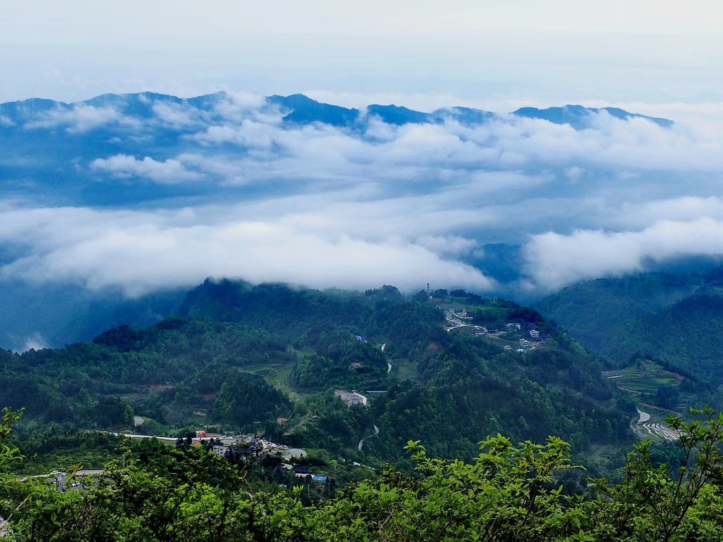 位於貴州西南部,地處六枝特區茅口鄉,郎岱鎮,中寨鄉交界處.