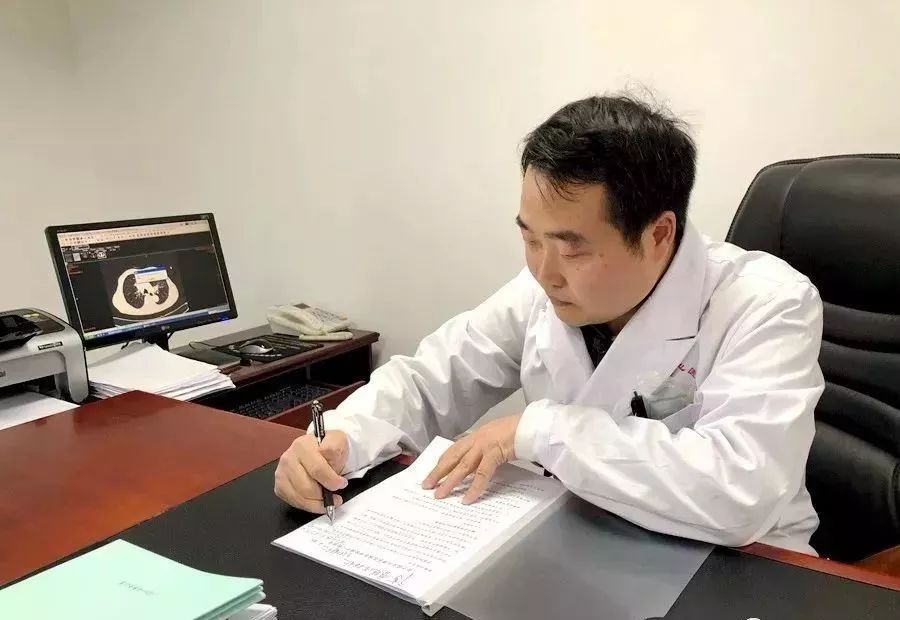 江津这位副院长善于掌握患者"前生今世,手机成热线电话!