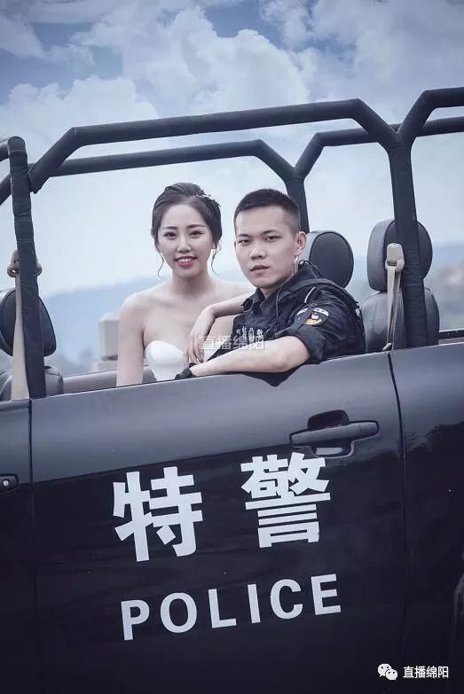 当警服遇见婚纱图片