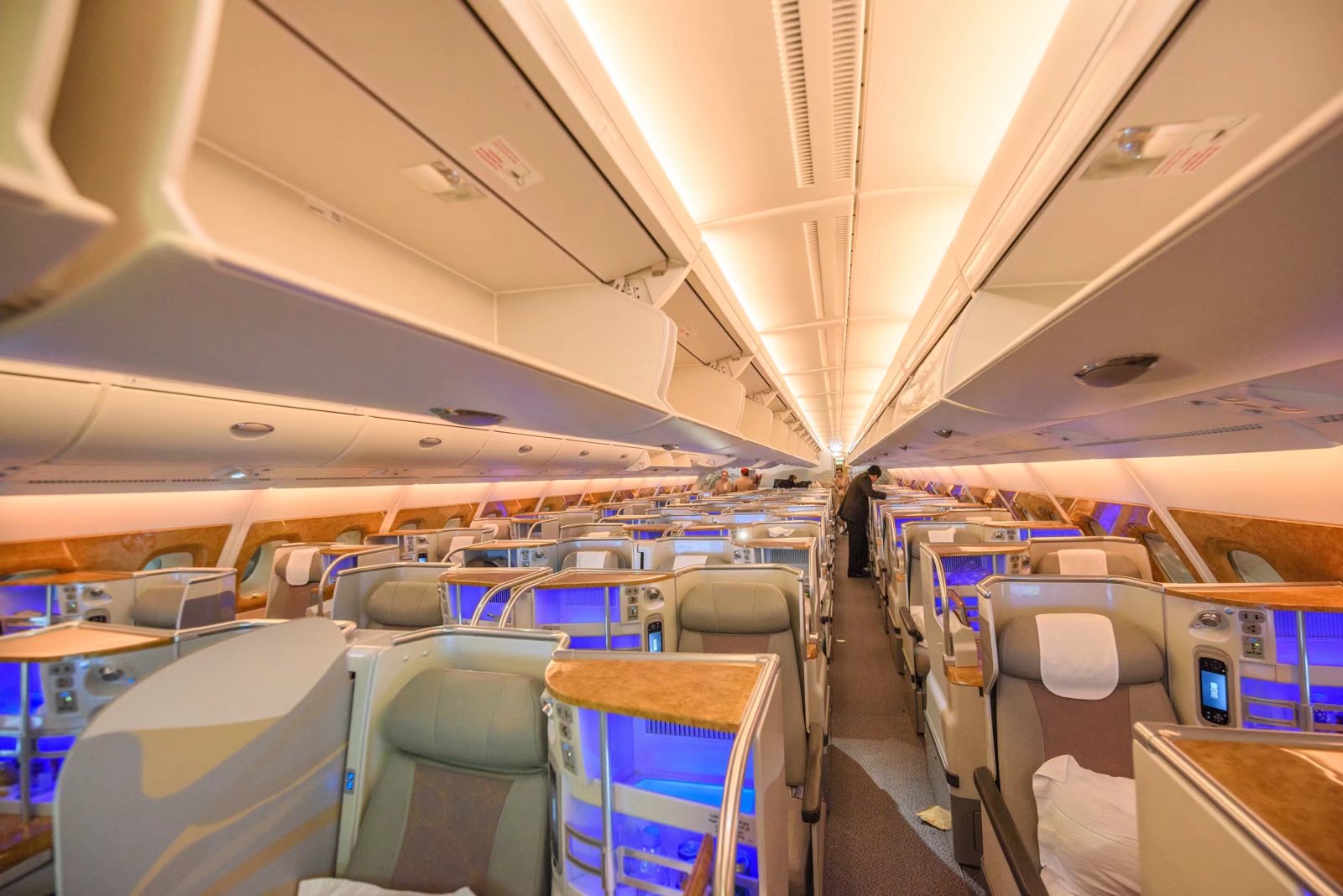 实拍空中巨无霸a380,载客量最大的双层客机,你坐过吗