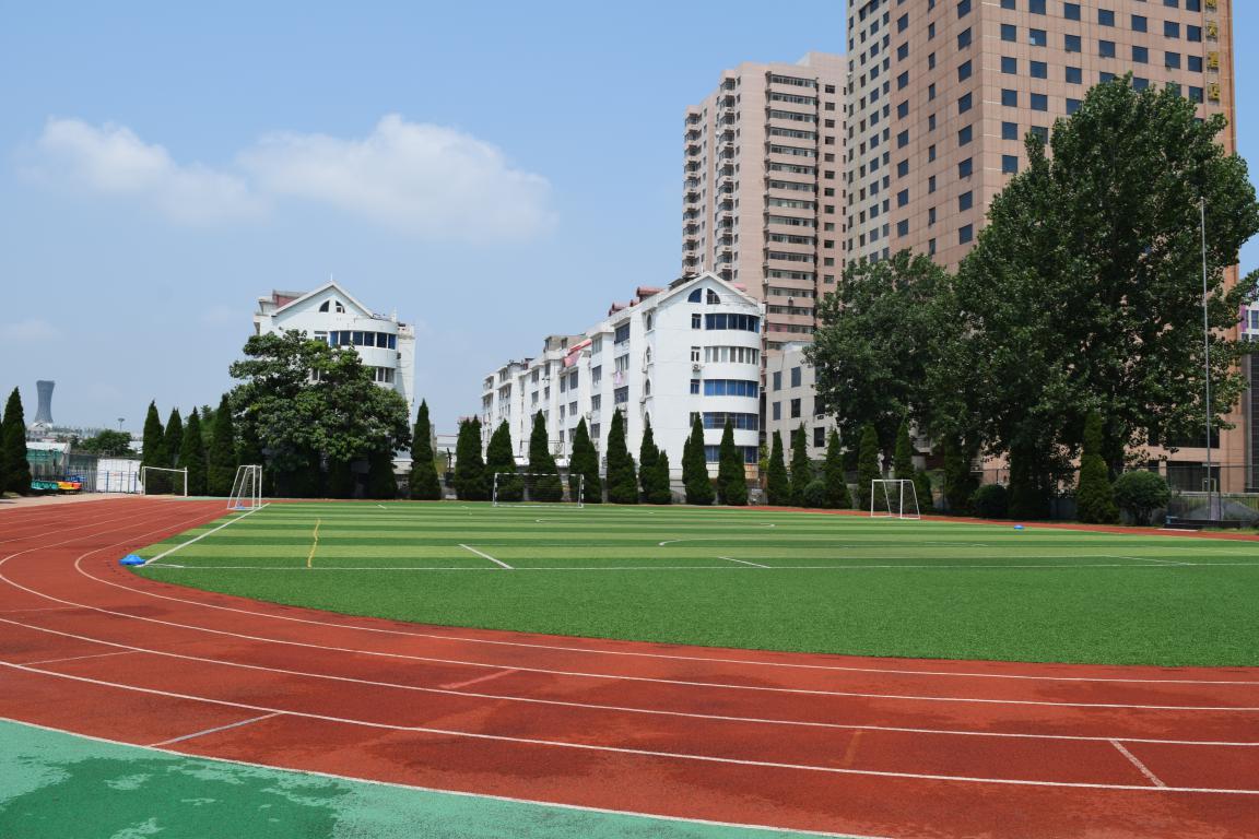 室外運動場體育館外景體育館內景學校禮堂耀華國際教育學校煙臺校區