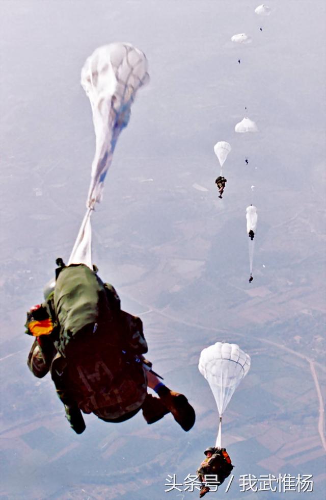空军跳伞图片图片