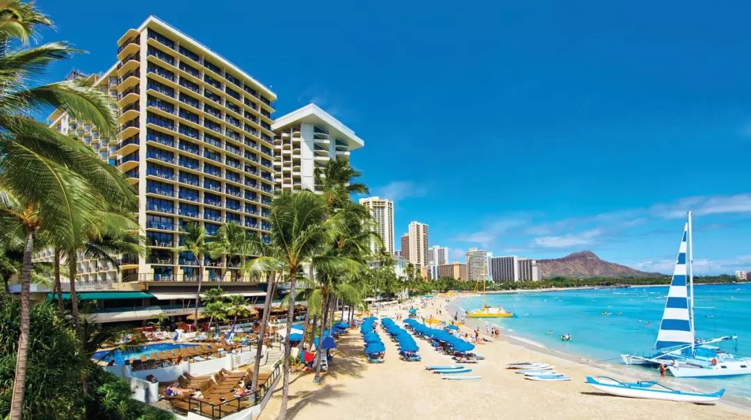 在威基基海灘,觸摸夏威夷的熱情 威基基海灘(waikiki beach)是來