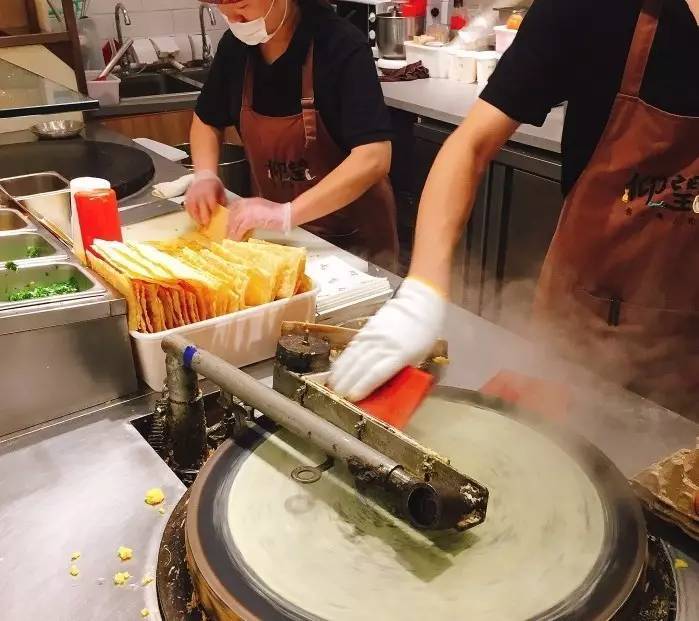 仰望食集包角布煎饼果子遇见不一样的煎饼果子