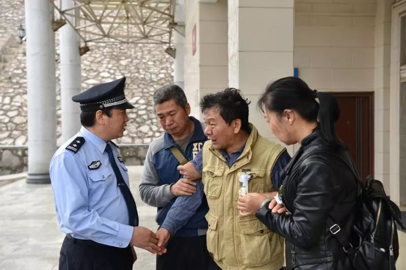 12月,云南省监狱管理局决定在建水监狱三监区(现八监区)试点集中关押