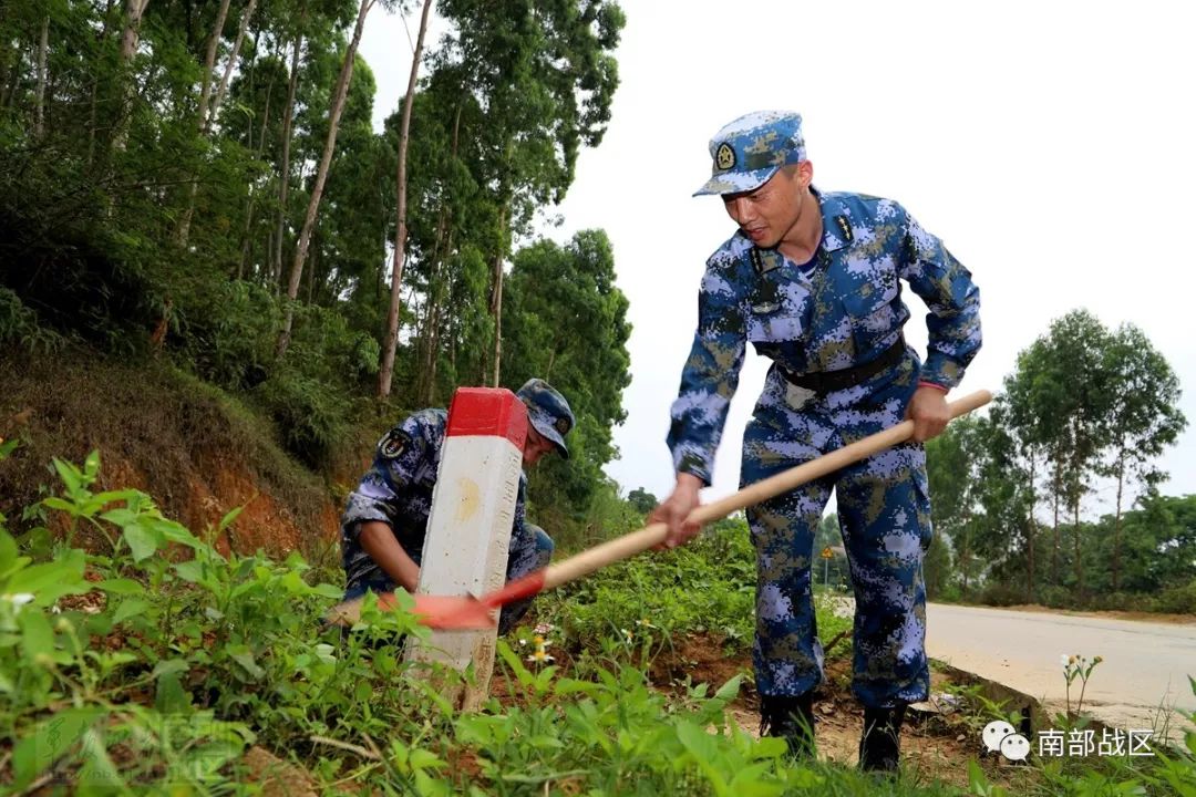 軍地開展國防光纜普法宣傳活動