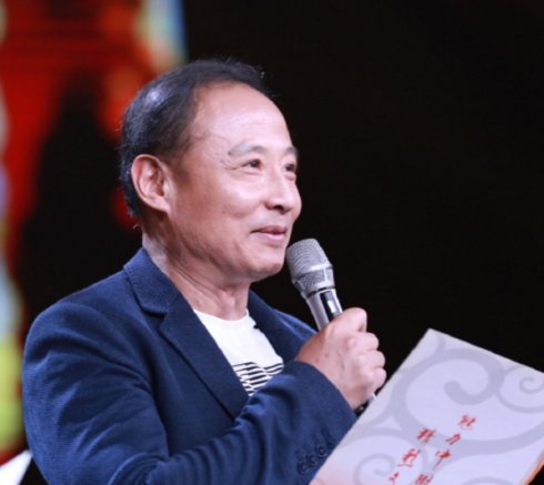 林沖扮演者 周野芒98年,李雪健44歲,已將戲劇梅花獎,以及飛天獎