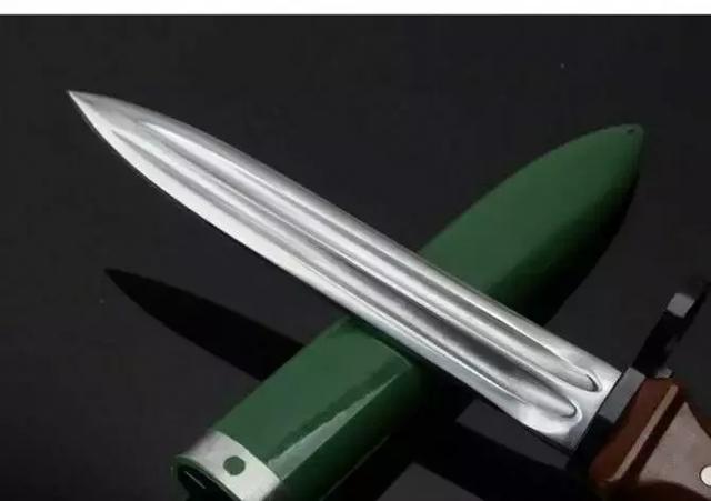 刀剑上的血槽真是用来放血的吗?为何汉剑和唐刀上都没有?