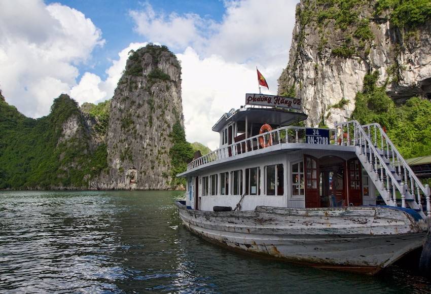 越南下龙湾和广西桂林媲美,花钱出境到越南旅游谈何容易