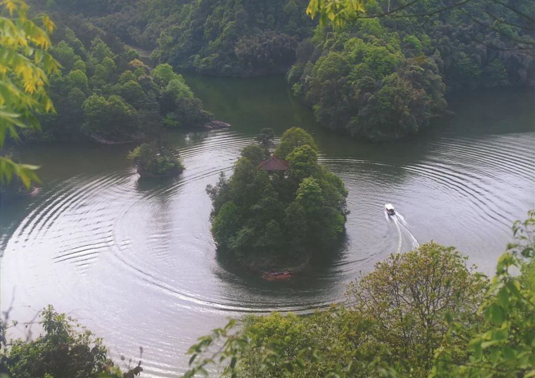 冬无严寒,夏无酷暑,气候温和好耍的:石象湖,西来古镇,朝阳湖风景区