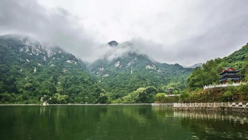 翠华山景区内山清水秀,景色如画,空气清新,十分适合度假游玩~除了各种