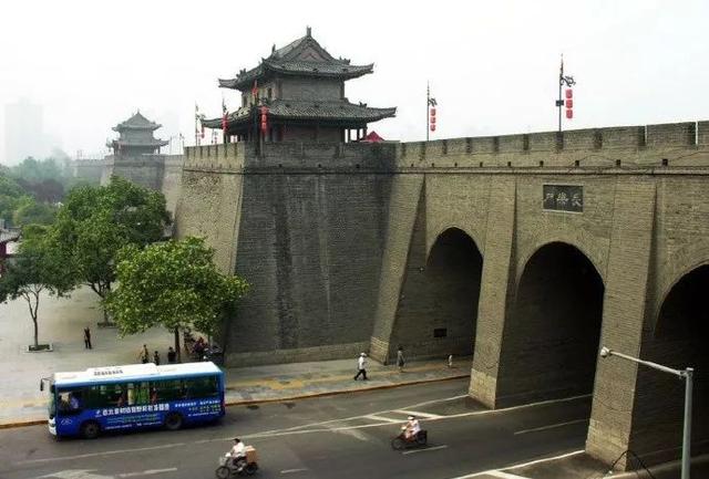 西安城墙四个主要城门第一个字连起来就是长安永安