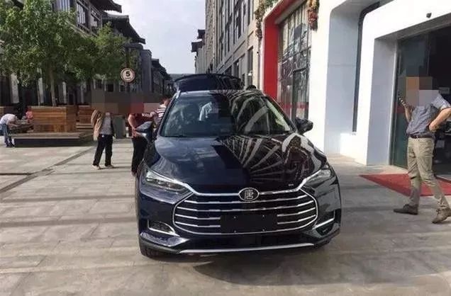 車友集體圍觀!比亞迪全新一代唐到店