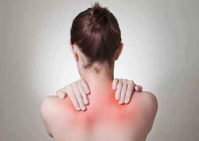 肩膀痛就是肩周炎?川派医生集团:左肩疼可能是这个重病的征兆!