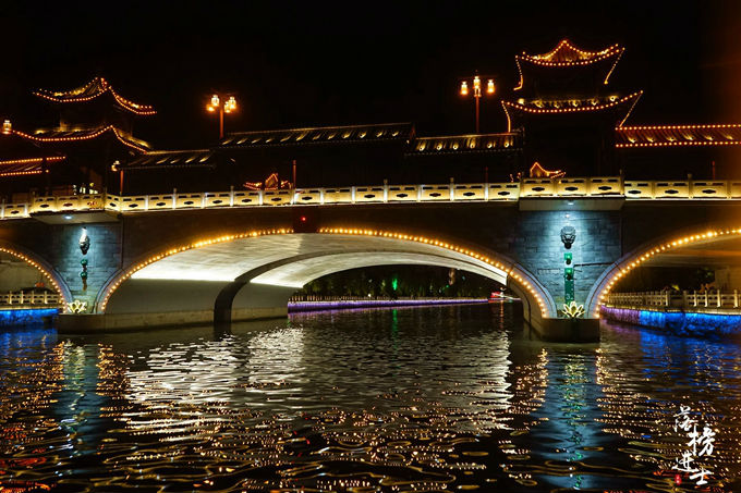 夜游扬州古运河古城美景尽收眼底这里曾是文骚墨客的消遣之地