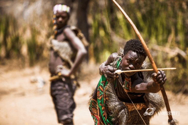 世界上最后一个原始狩猎部落钻木取火用弓箭打猎坦桑尼亚哈德扎比部落