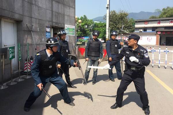 重慶北碚警方開展反恐防暴警械培訓及演練