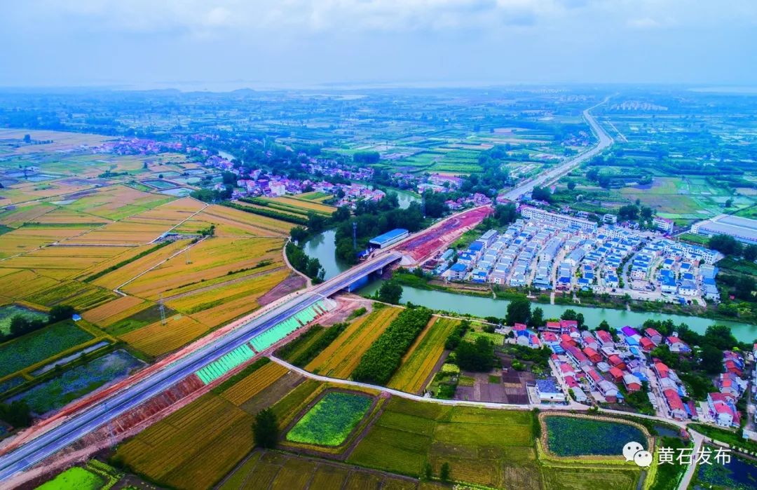 旅遊 正文 這兩條路,起點分別為 大冶市還地橋鎮紅峰村(錦冶路,22公里