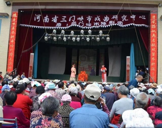 有了新阵地 干群乐开花—焦村镇西章村举行村部落成剪彩仪式