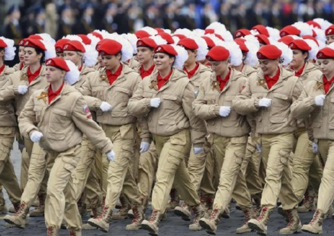 俄羅斯女兵部隊亮相紅場閱兵式,英姿颯爽充滿自信!