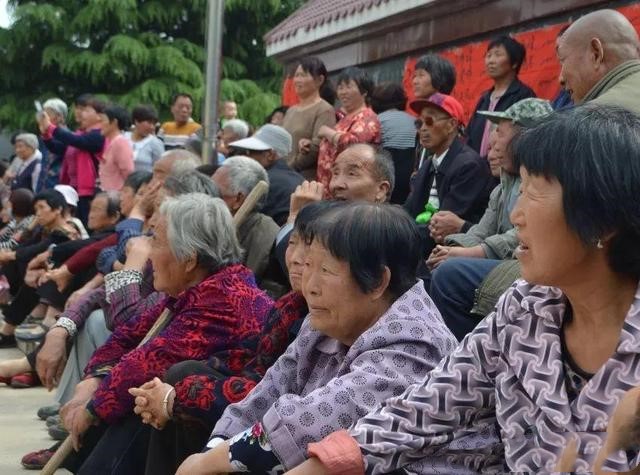 有了新阵地 干群乐开花—焦村镇西章村举行村部落成剪彩仪式