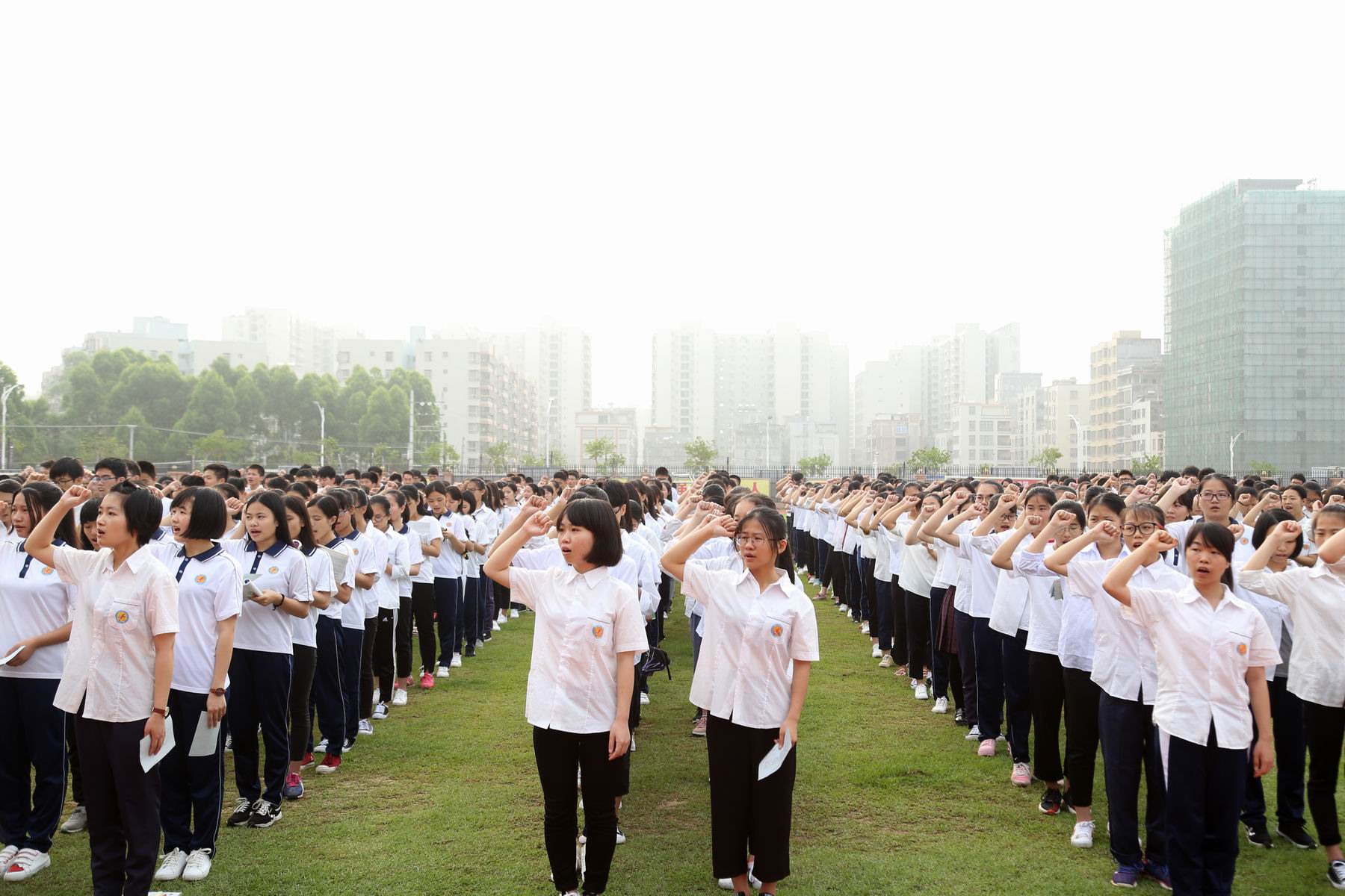 廉江一中校花图片