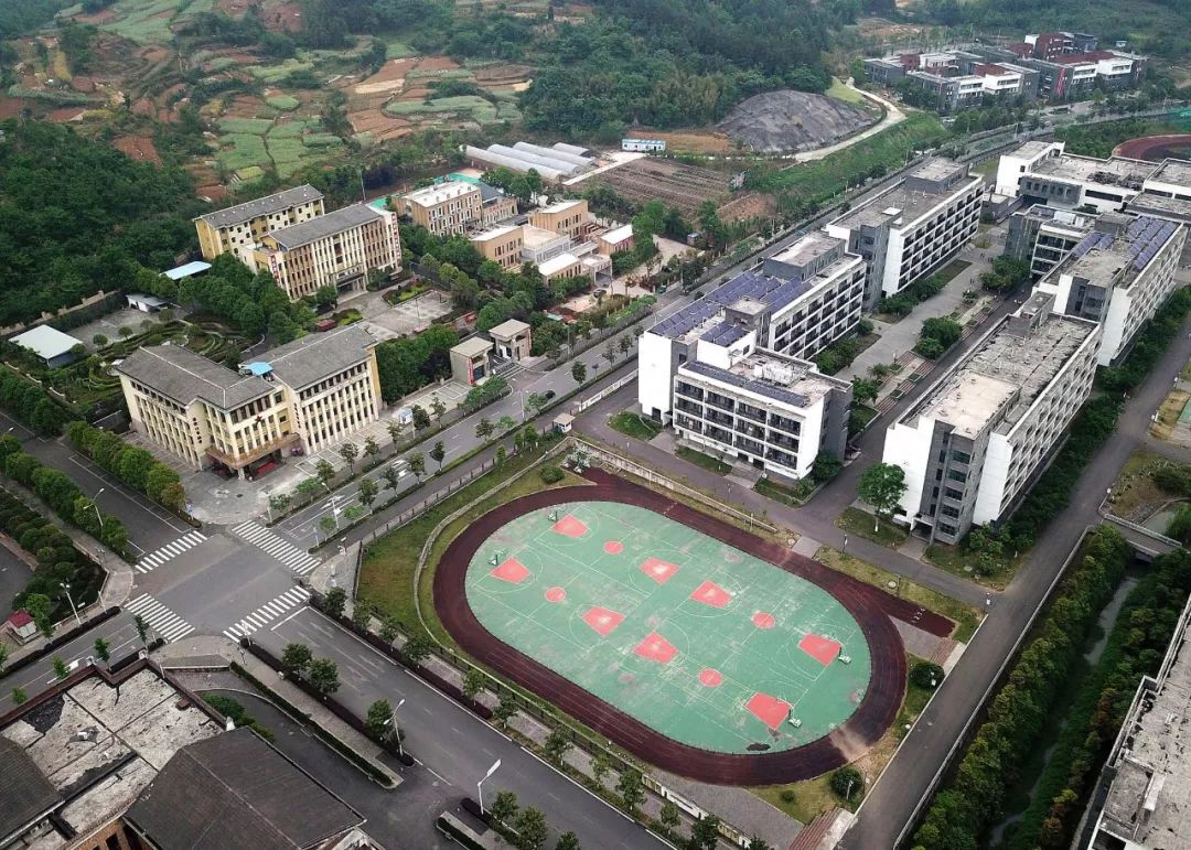 北川中学新区图片