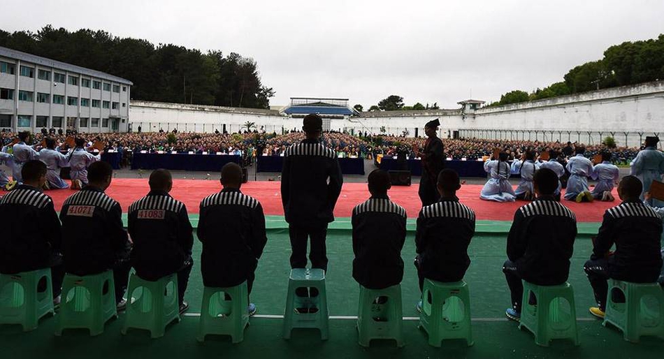 点,贵州省平坝监狱举行了2018年监狱开放日暨服刑人员母亲节帮教活动