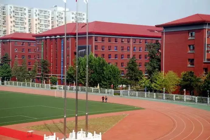 北京十一学校校门图片