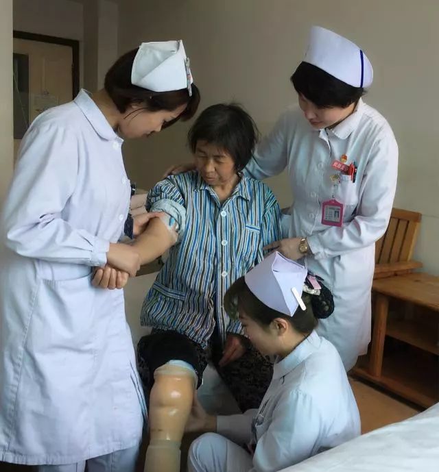 护士感动瞬间照片图片