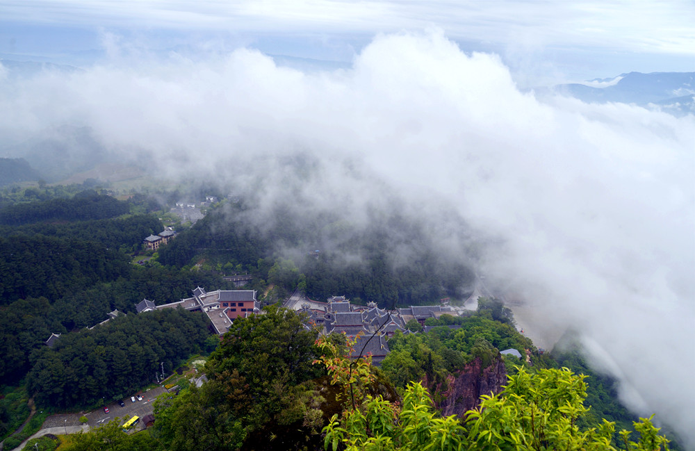 壯觀:綦江古劍山驚現雲海翻騰景象