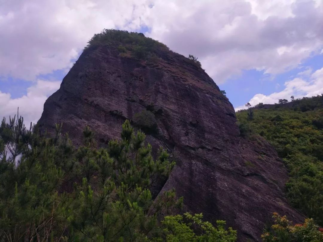 北流隆盛镇天堂山风景图片