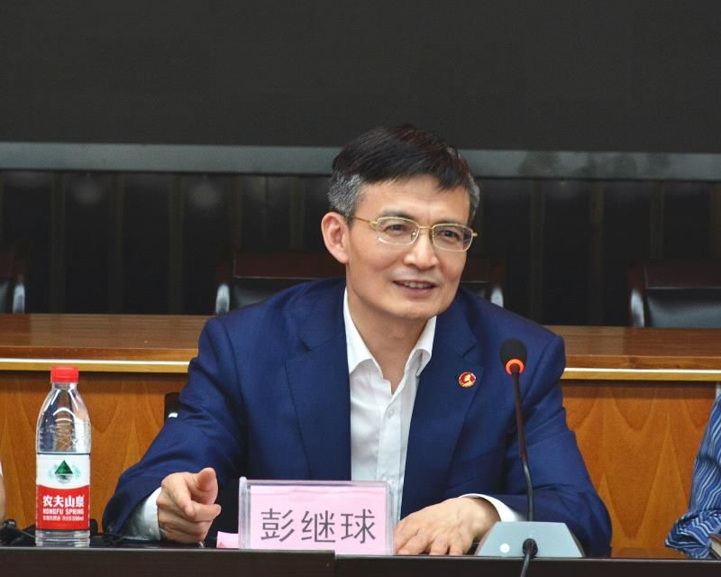 党政部门领导与企业家面对面共促房地产行业健康发展座谈会在长举行