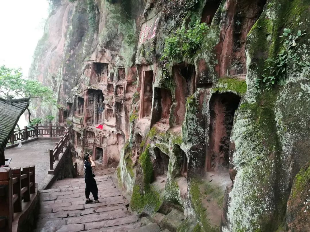 孔雀洞,茗山寺,毗盧洞,華嚴洞,高升鄉大佛寺,圓覺洞,千佛寨,臥佛院