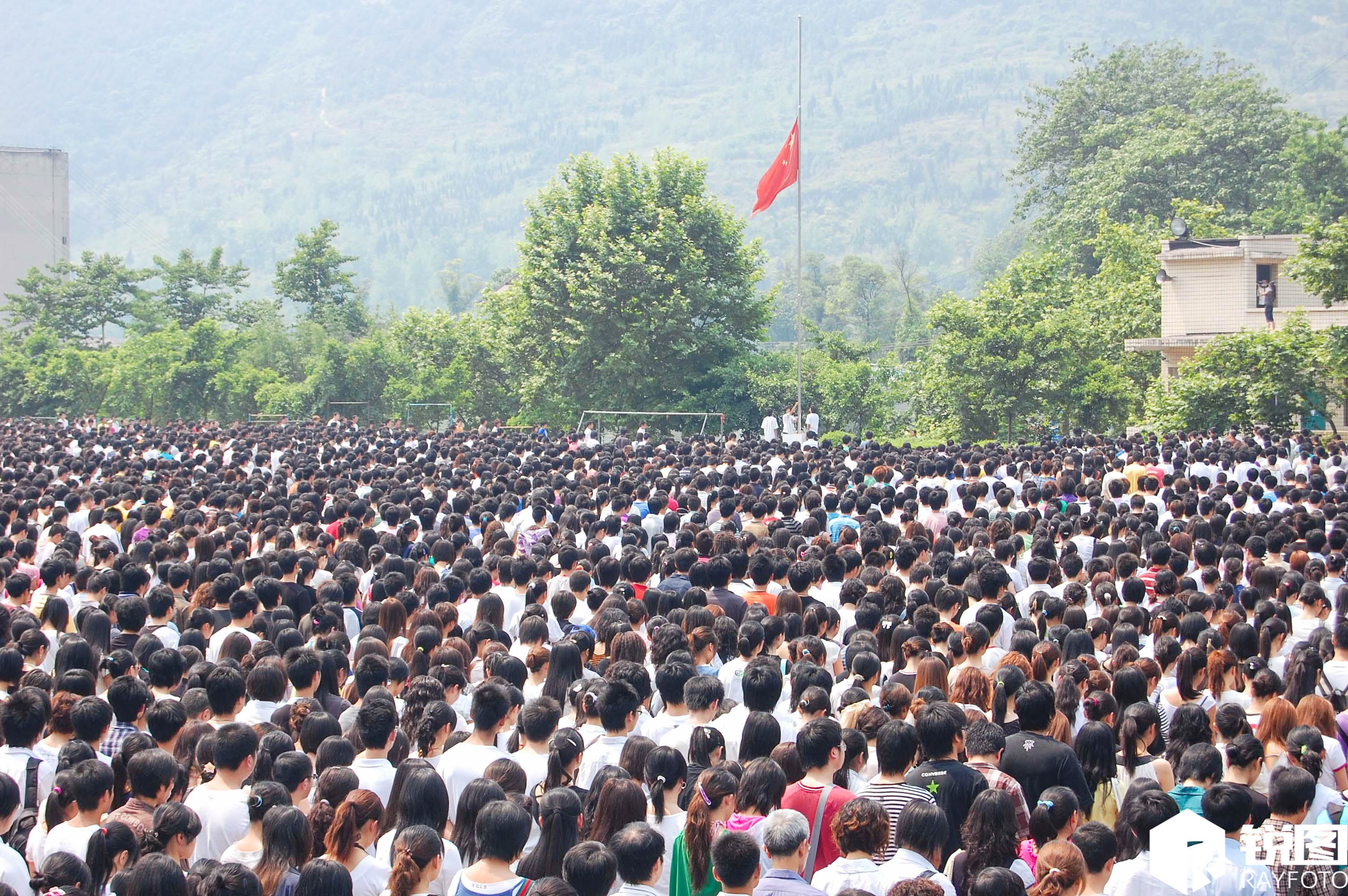 汶川十週年地震現場之外影像回顧大學生鏡頭裡的512