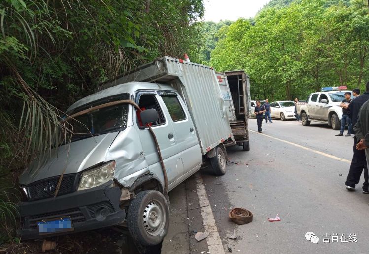 网友爆料5月12日下午吉首青沙湾到阿娜村国道路段发生严重车祸五车