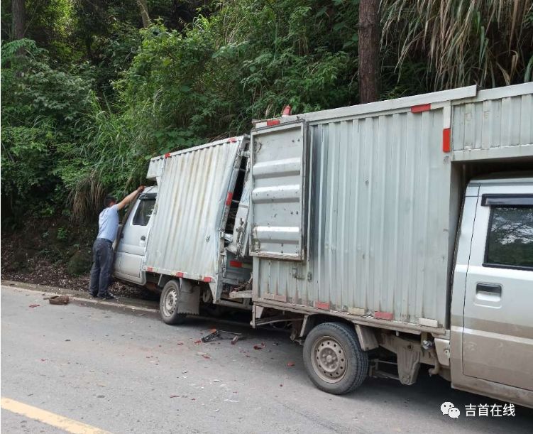 网友爆料5月12日下午吉首青沙湾到阿娜村国道路段发生严重车祸五车