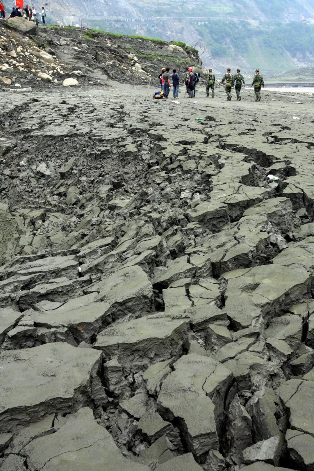 汶川地震都江堰损毁图片