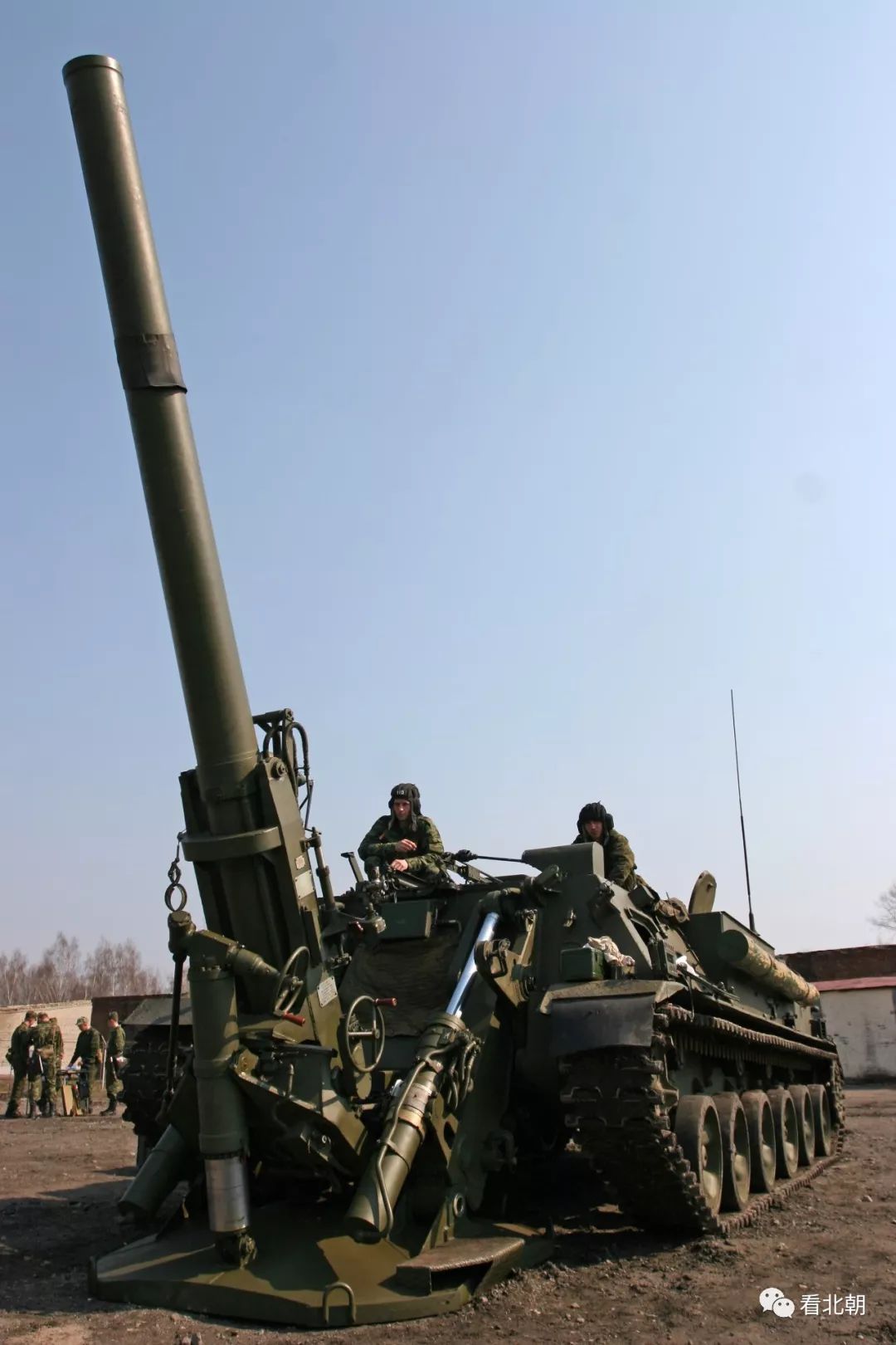 俄罗斯军队的强拆利器2s4式郁金香240毫米自行迫击炮图鉴