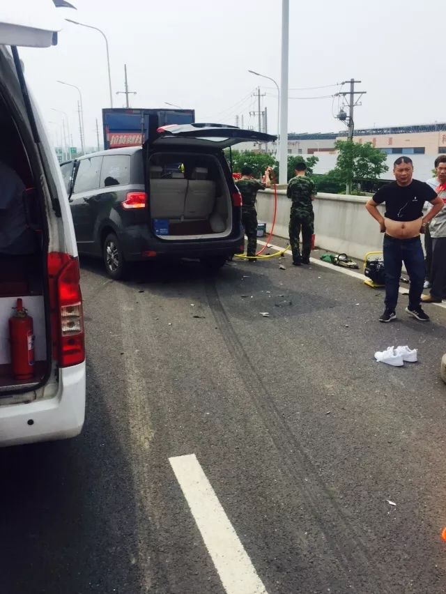 慘烈!常州金武路發生多車追尾嚴重交通事故