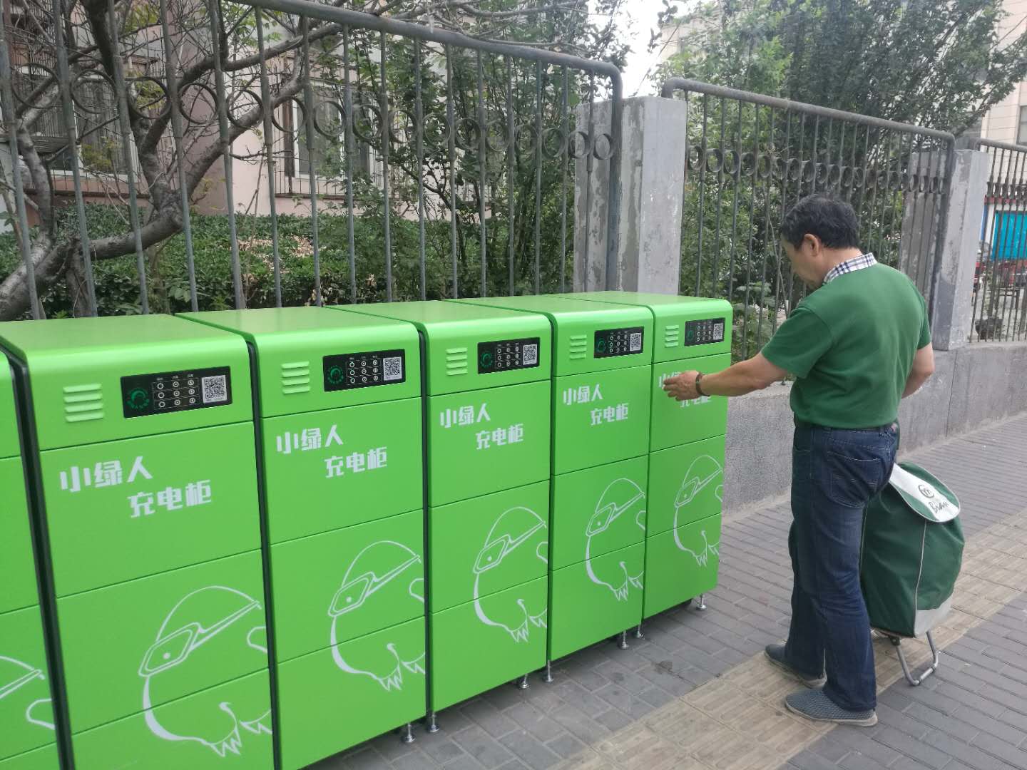 豐臺區右安門地區安裝電動自行車智能充電櫃全力消除電動自行車火災