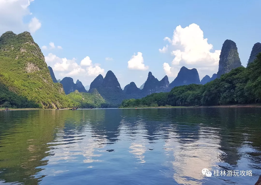 去陽朔興坪看二十元人民幣背景圖案風景