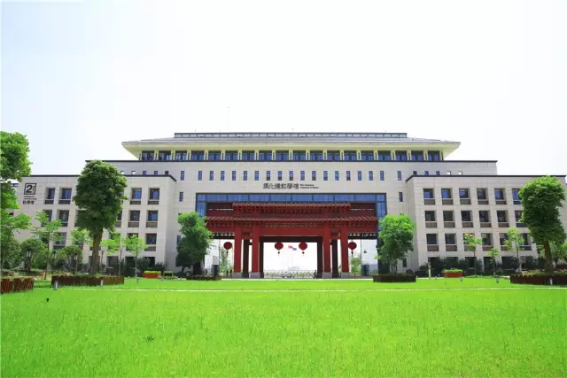 陈一丹在武汉创办的这所大学,绝不仅仅只是好看而已