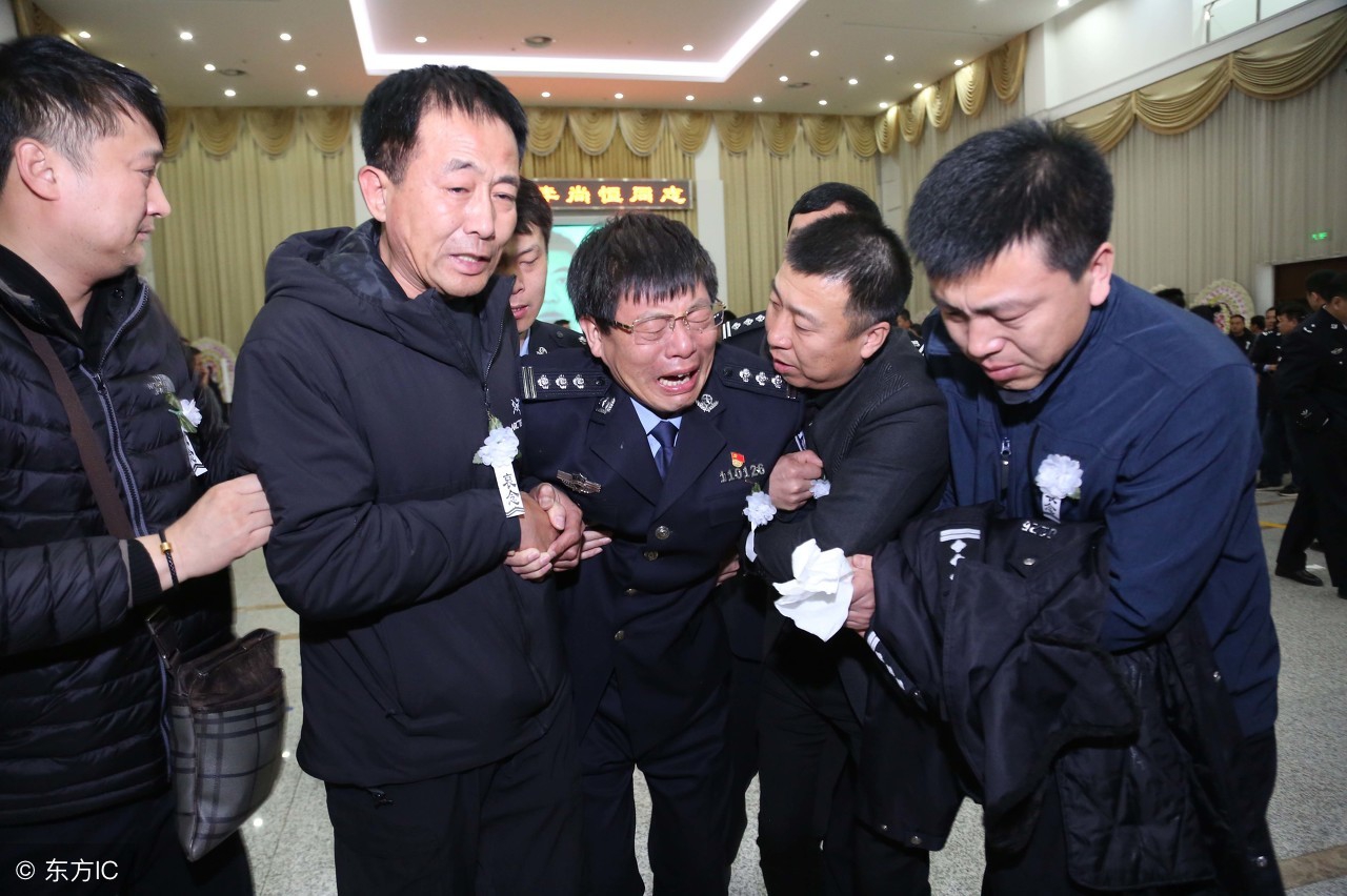 仅30岁民警李尚恒身负重伤不幸身亡.犯罪嫌疑人在逃走4小时后被抓获.