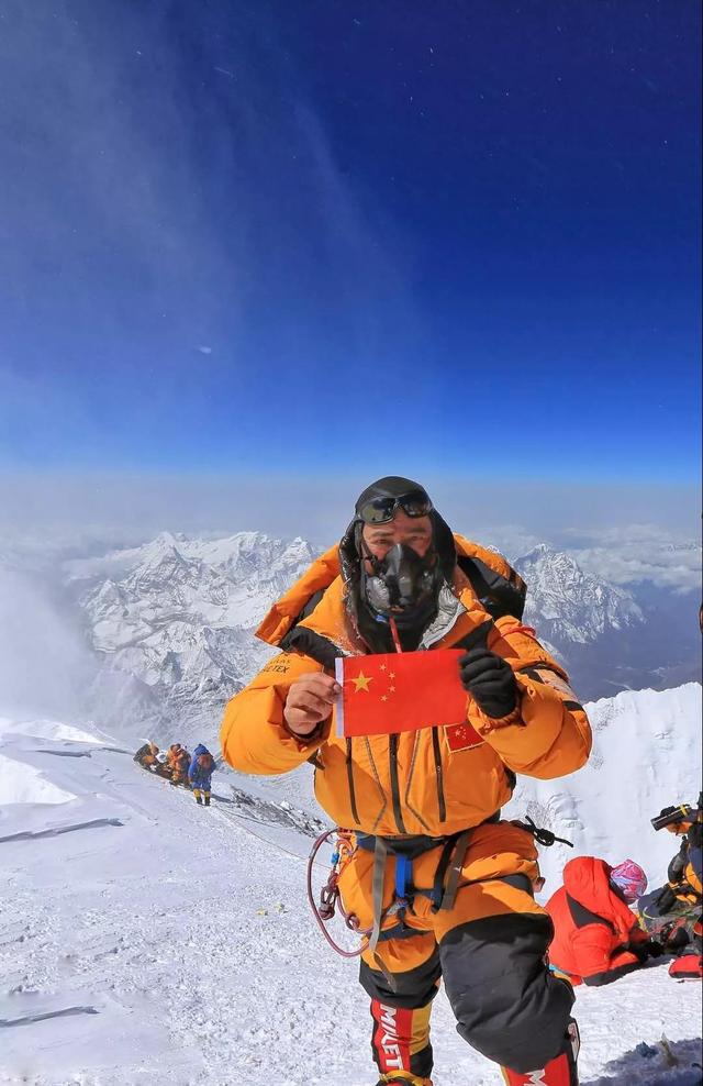 第一次登顶珠峰照片图片