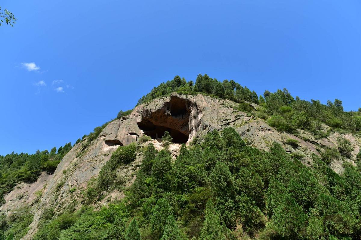 正文 九龙山自然风景区在宝鸡市坪头镇新民村,庵里村,王家咀村,赵家山