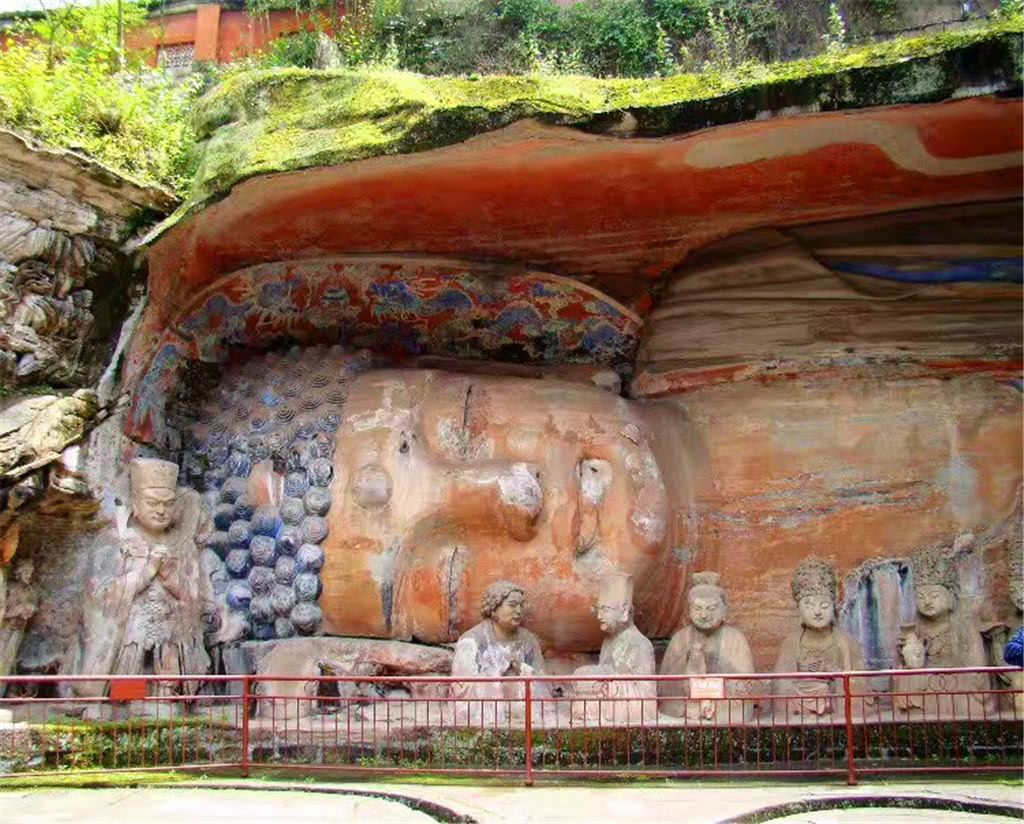 世界八大石窟之一乐山大足石刻,罕见巨型卧佛
