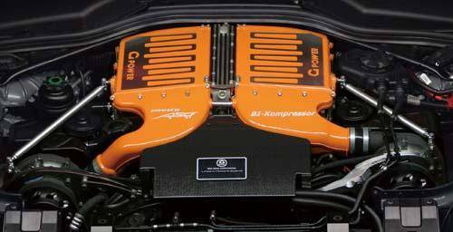 4升 v8雙渦輪增壓發動機,555hp(408千瓦),同時也給予了這輛神車一個