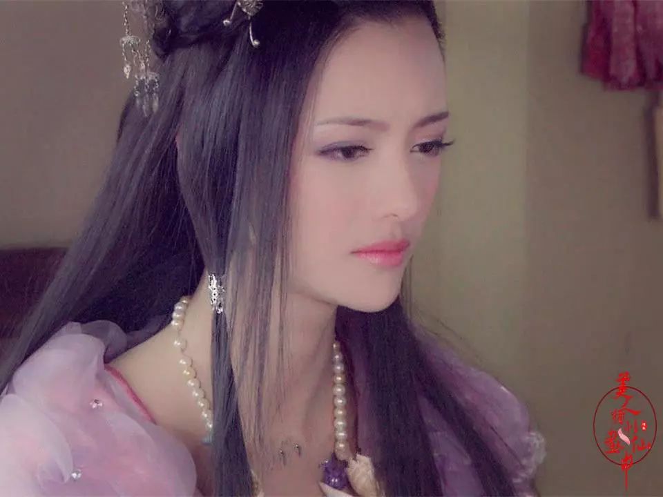张芷溪第一个深入人心的角色,是2012年在《活佛济公3》天鹅梦单元